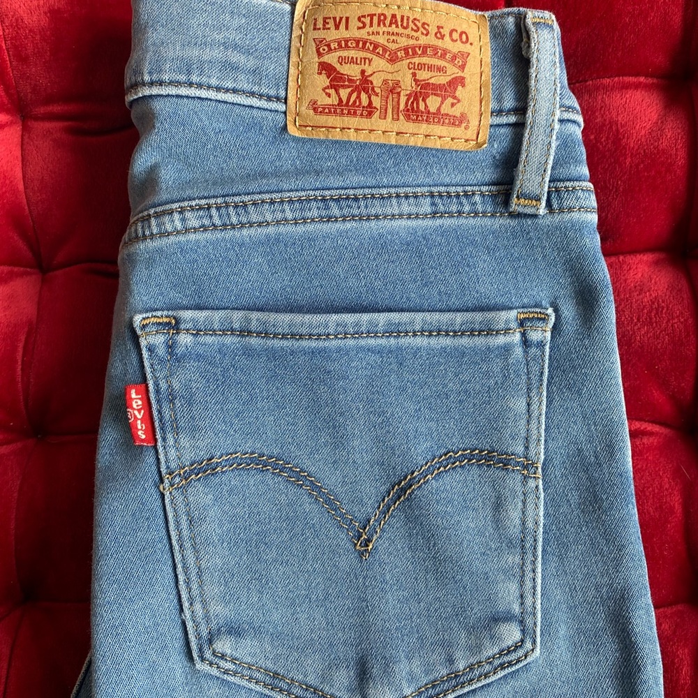 720 High Rise Super Skinny Crop 25"